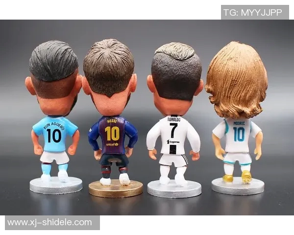 足球明星公仔挂件图片欣赏与收藏指南让你爱上足球的魅力与时尚