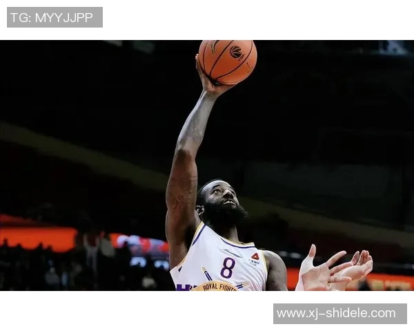 菲尔德篮球明星的辉煌历程与传奇瞬间回顾